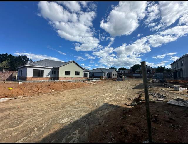 3 BEDROOM SECTIONAL TITLE FOR SALE IN WATERVAL EAST